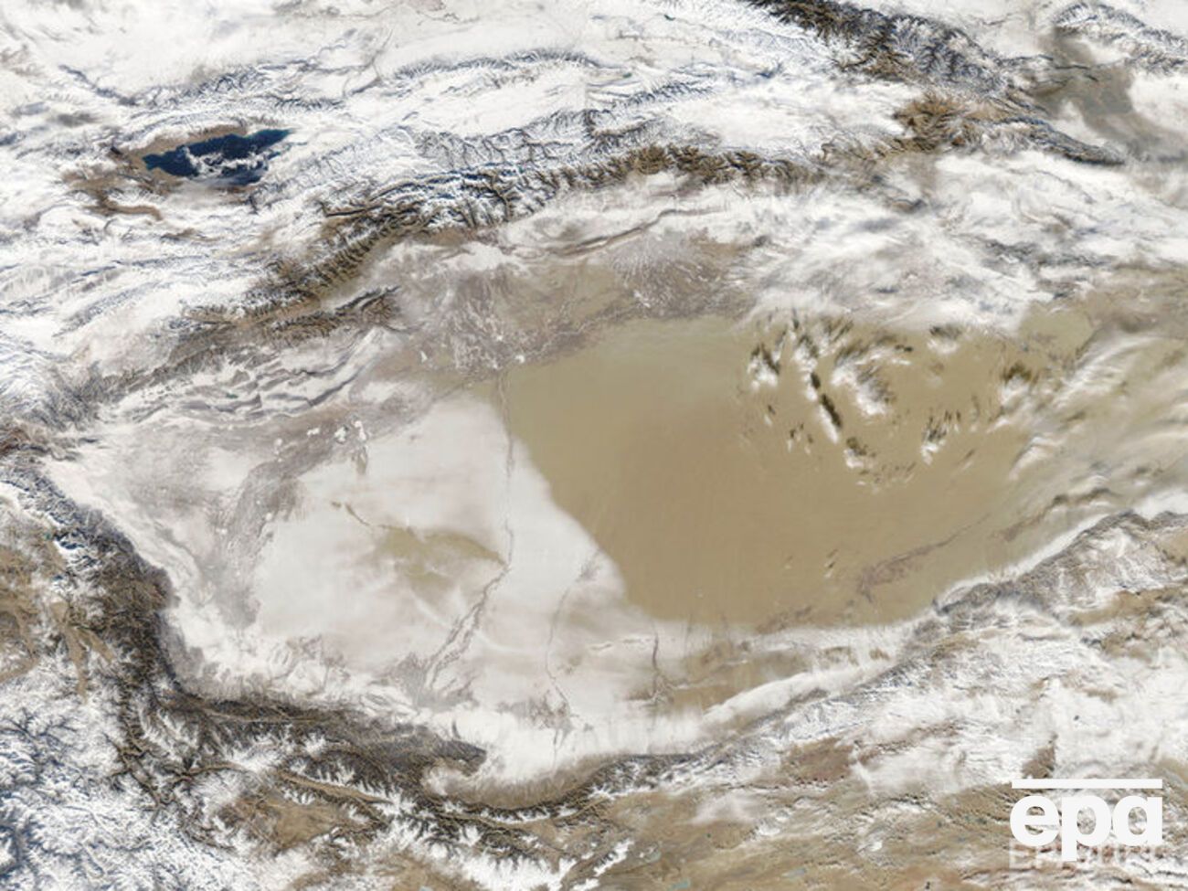 Пустыня некоторое время была покрыта снегом