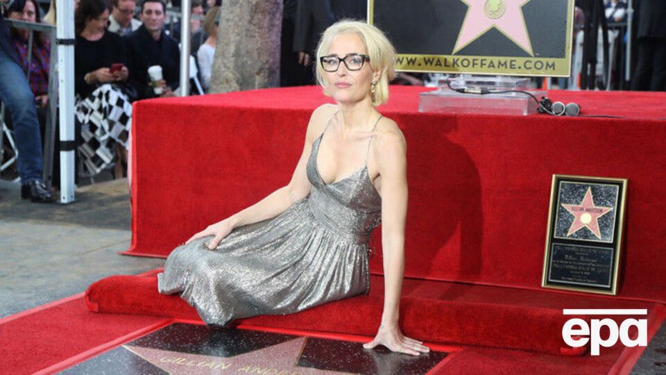 Андерсон виконувала роль агента Скаллі в "Секретних матеріалах" із 1993 року