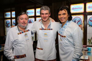 Гаврон, Мирзоян и Борисюк лично готовили блюдо для ужина в Сочельник