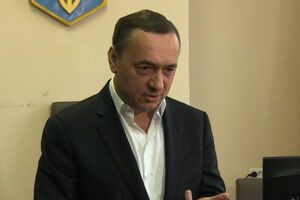 Мартиненко є одним із підозрюваних у справі про заволодіння коштами українських держкомпаній