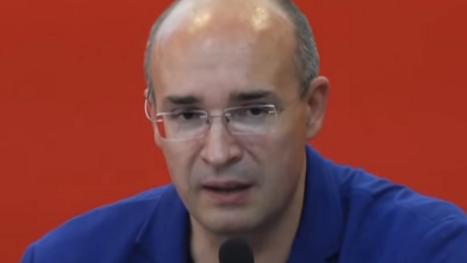 Кондрашов с 2016 года возглавляет дирекцию программы "Вести недели" на ВГТРК