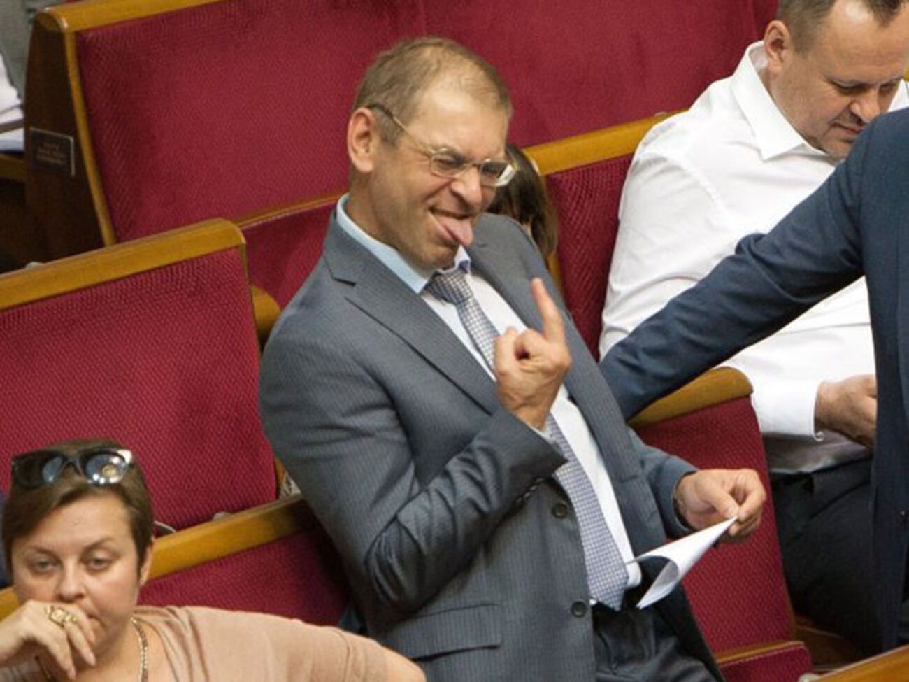 Нардеп от "Народного фронта" Сергей Пашинский только в 2016-м как минимум дважды публично демонстрировал то, что демонстрировал