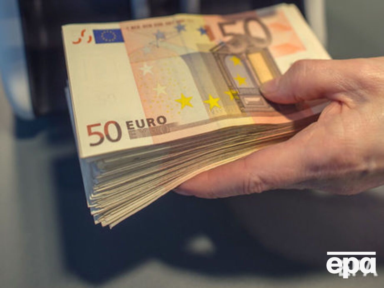 Курс гривны к евро укрепился