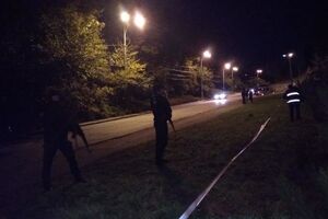 Правоохоронці виявили мертвого чоловіка з вогнепальними пораненнями