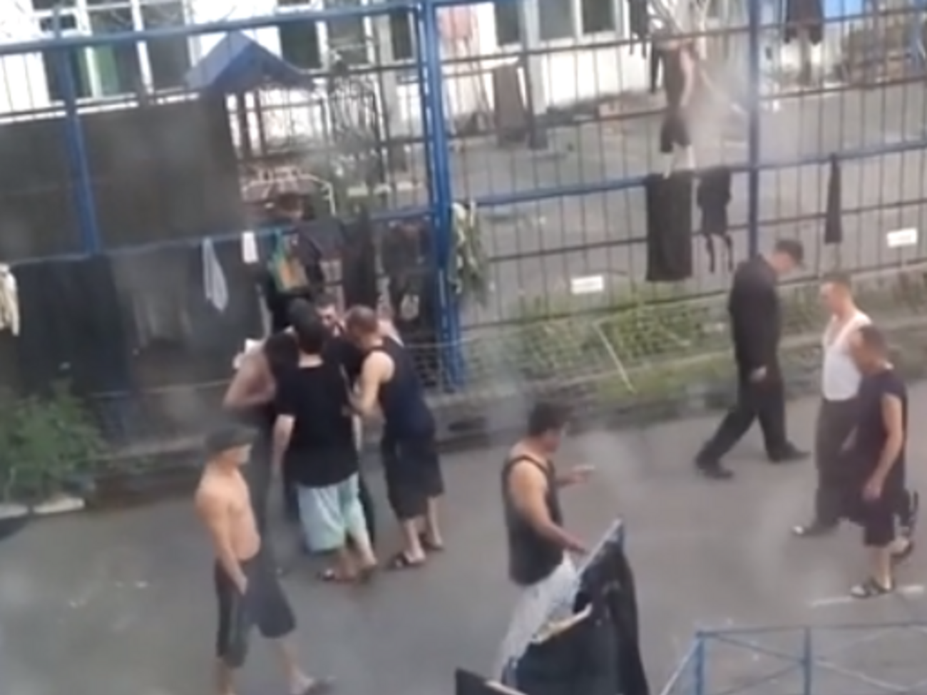 Один из бывших заключенных сообщил телеканалу "Дождь", что пытки в исправительной колонии №7 в Омске&nbsp;&ndash; "такая же рутина, как обход, построение и обед"