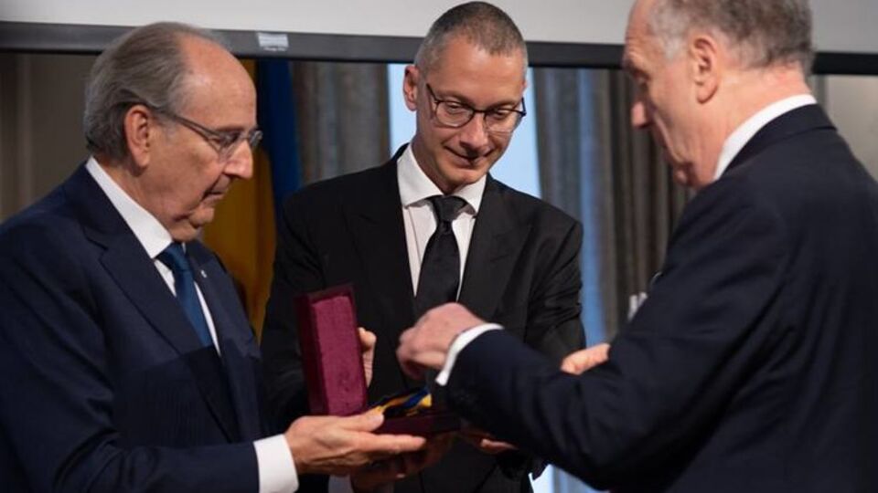 The medal is awarded to public figures who have made a significant contribution to the cause of the Ukrainian-Jewish mutual understanding and cooperation