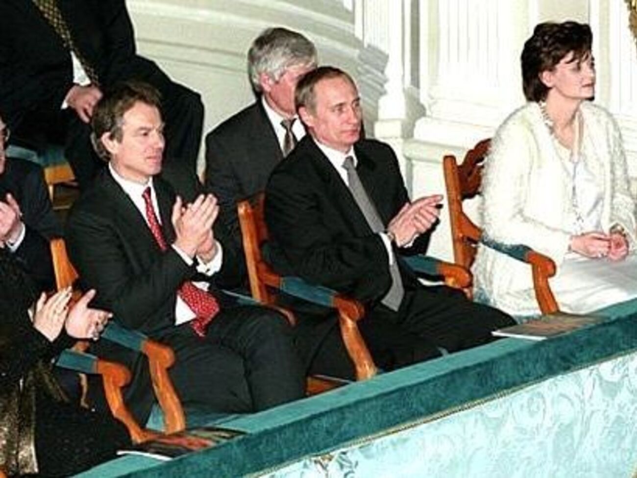 Тони Блэр и Владимир Путин с супругами посетили Мариинский театр 11 марта 2000 года