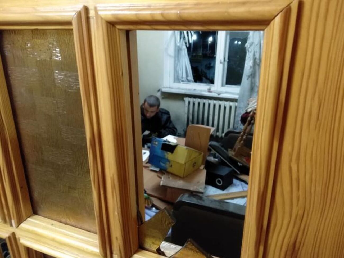 Гранату забросили в окно на втором этаже