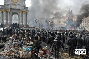 Двух бывших военнослужащих киевского "Беркута" обвиняют в превышении полномочий и препятствовании проведению мирных собраний