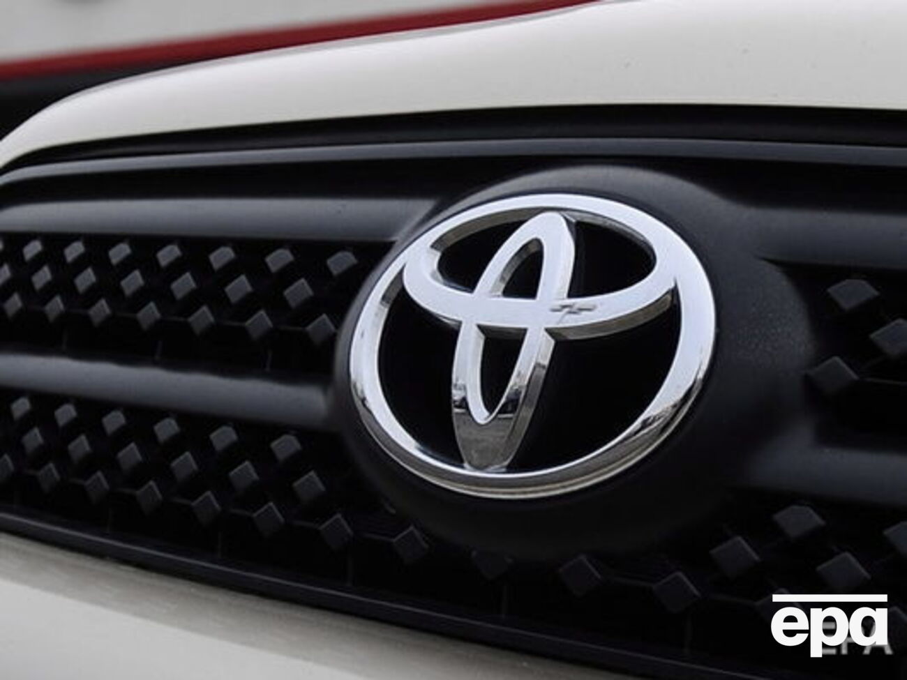 Неизвестные угнали машину марки Toyota Highlander