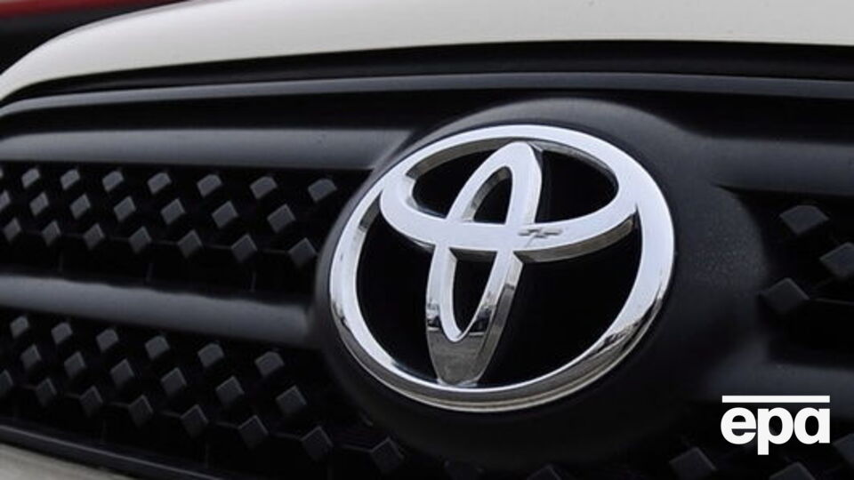 Неизвестные угнали машину марки Toyota Highlander
