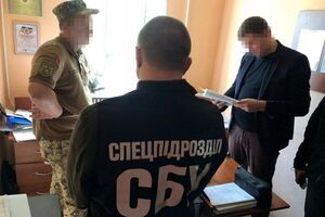 Працівника військкомату було затримано на робочому місці
