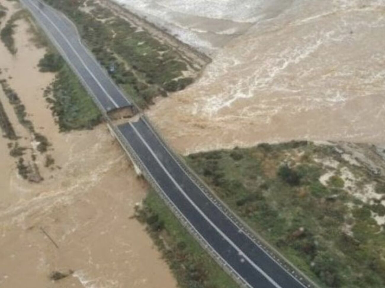 К моменту обрушения движение по магистрали было остановлено