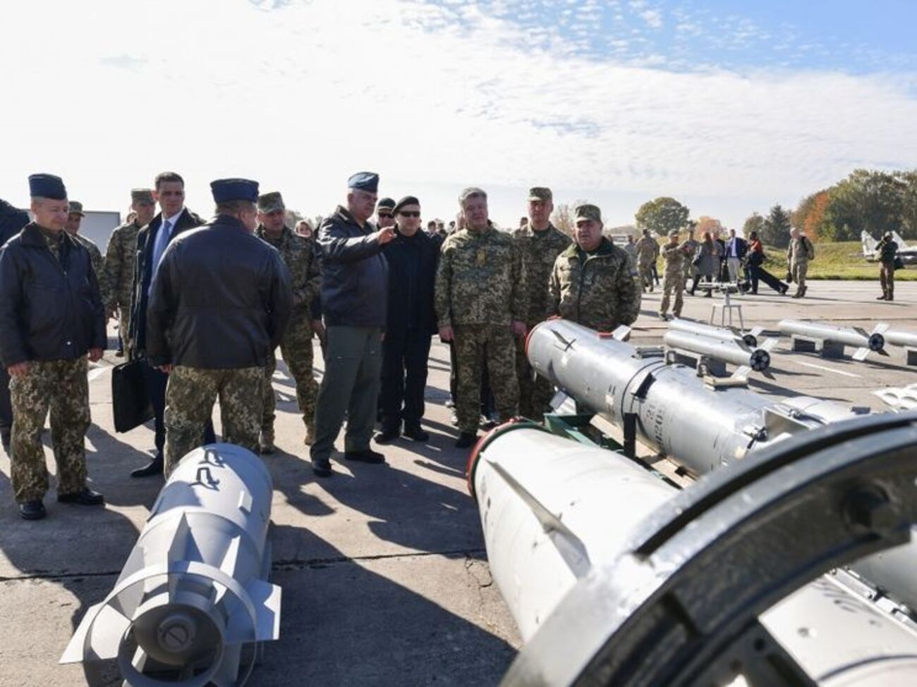 Порошенко: Навчання "Чисте небо 2018" покликані підвищити рівень сумісності ЗСУ з повітряними силами США і НАТО