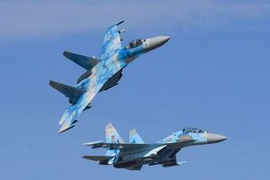 Порошенко: Кожен може переконатися у професійній майстерності українських бойових пілотів-воїнів
