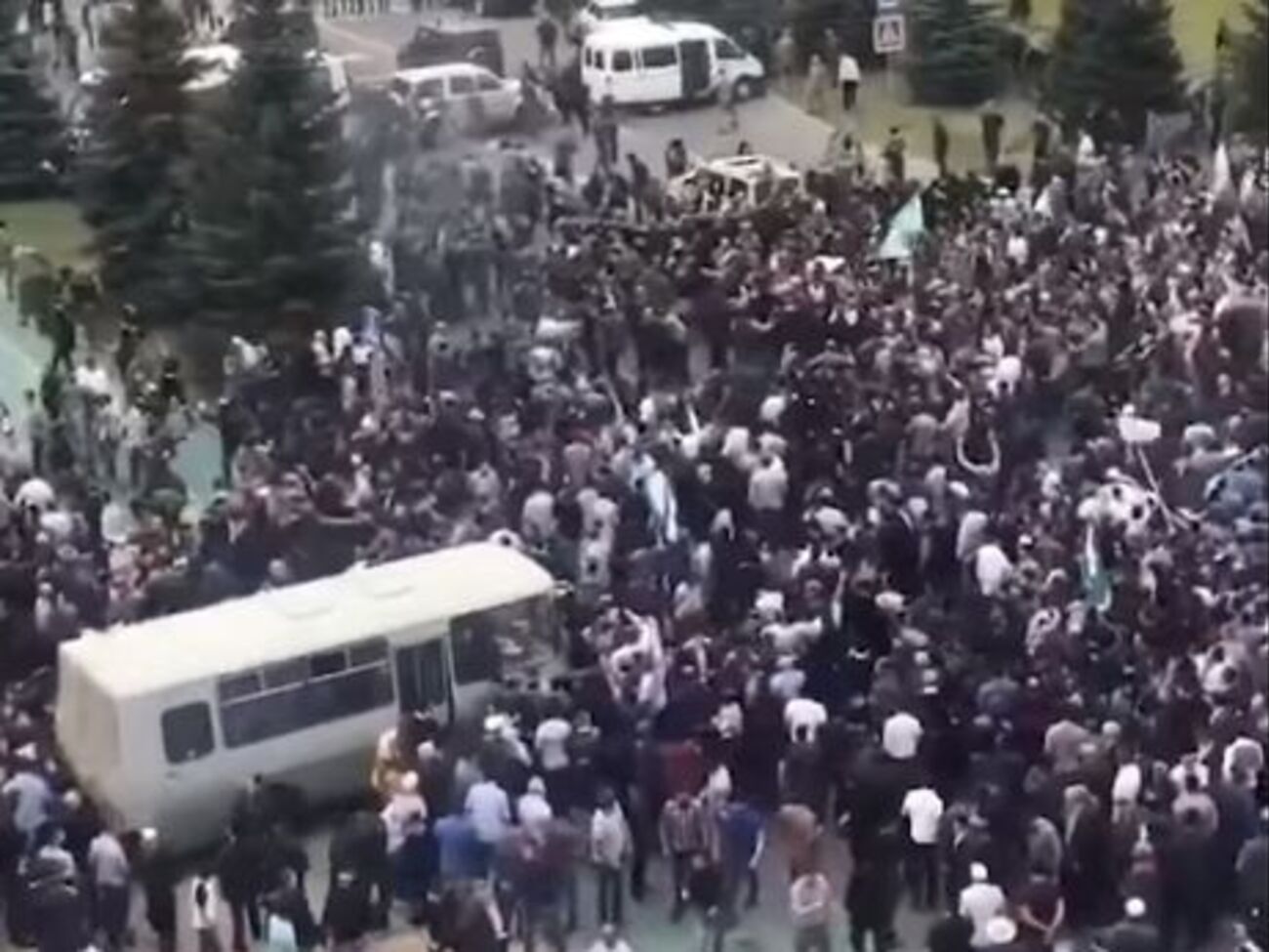 Митинги против передачи территории Чечне начались в столице Ингушетии в конце сентября