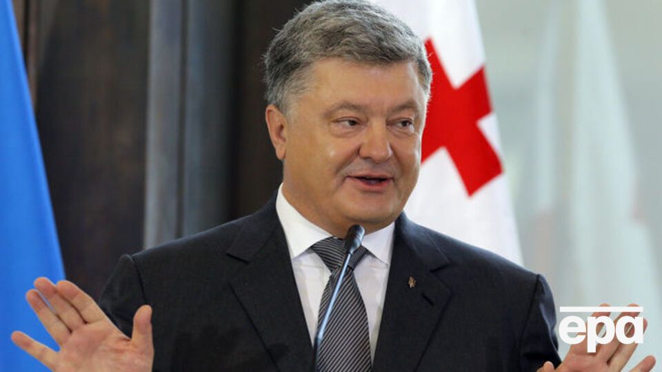 Порошенко сообщил о предоставлении УПЦ томоса об атвокефалии