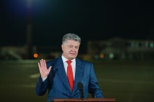 Порошенко отметил, что обращение к Вселенскому патриархату о предоставлении УПЦ томоса поддержала группа епископов УПЦ МП