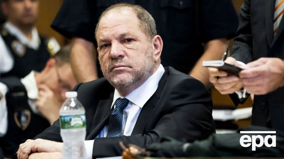 Одне з трьох обвинувачень із Вайнштейна зняли