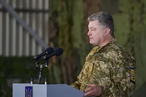 Порошенко: Мы не имеем права воевать советскими методами