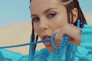 Каменских примерила три разных образа