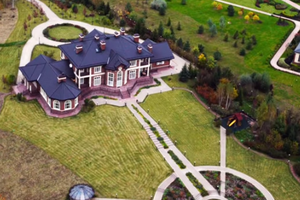 У Николая Токарева дача в подмосковном Акулинино, которая оформлена на его жену