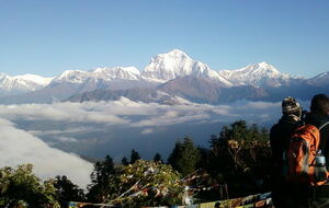 У базовому таборі на півдорозі до вершини альпіністи чекали сприятливої погоди