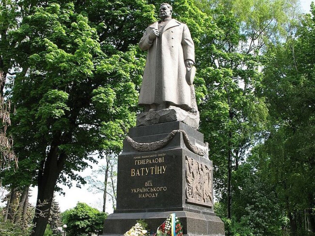 Активісти планують знести пам'ятник Ватутіну