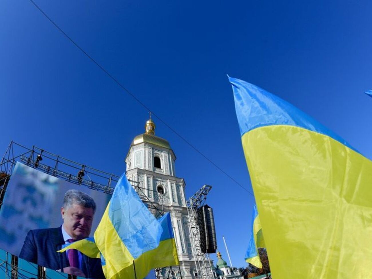 Порошенко о тех, кто решит остаться в Московском патриархате: Это их выбор, и нам его нужно уважать