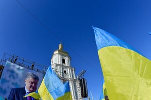 Порошенко о тех, кто решит остаться в Московском патриархате: Это их выбор, и нам его нужно уважать