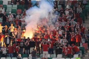 Суд Мінська заборонив гасло у зв'язку з тим, що білоруські фанати кричали його на футбольному матчі збірних Білорусі та Сан-Марино