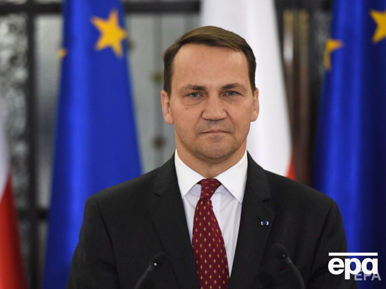 Сикорский заявил, что его волнует отсутствие отношений между РФ и Польшей