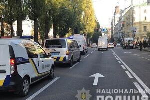 По данным полиции, возле Лавры задержали около сотни человек