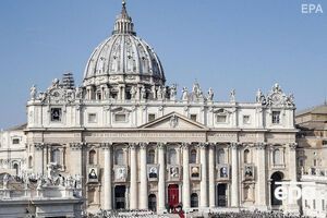 Під час церемонії канонізації на передній частині базиліки Святого Петра вивісили портрети нових святих