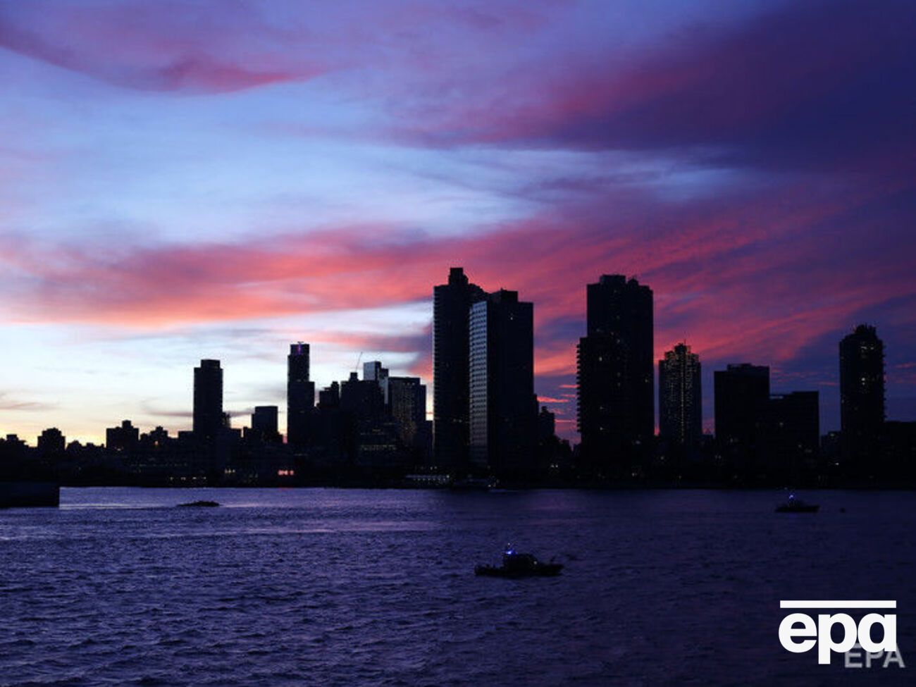 Самолет упал возле Нью-Йорка