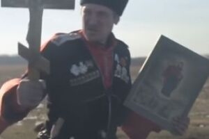 Присутствующим показали видео с пророссийскими боевиками (кадр из видео)