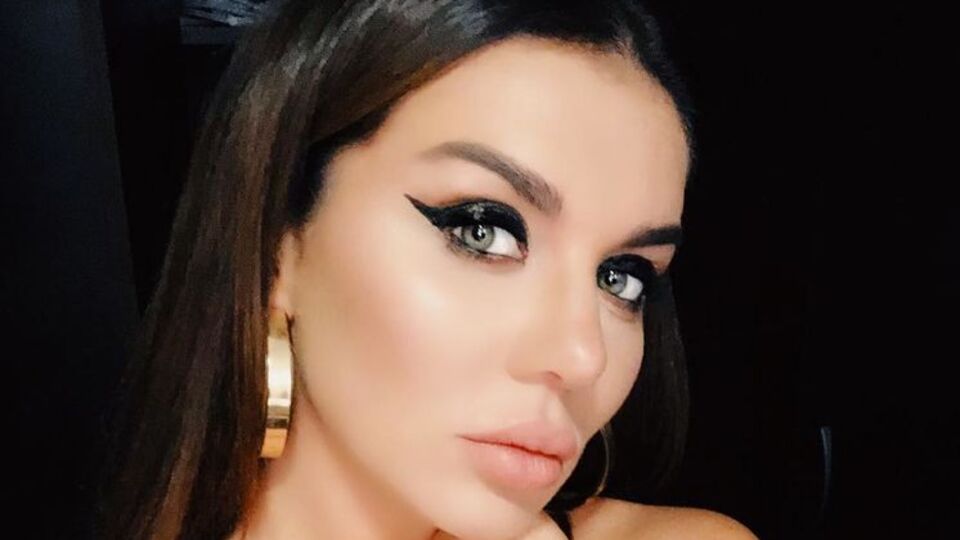 Седокова призналась, что не вошла в свои джинсы из-за лишних килограммов