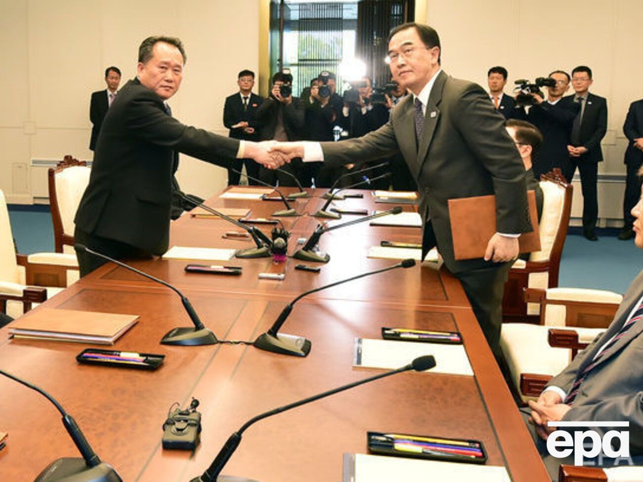 Переговоры сторон начались сегодня