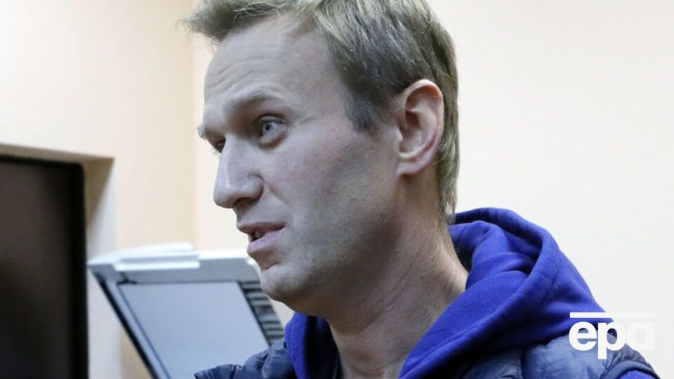 Навальный: Насколько я понимаю, по этой статье меня сегодня арестовать не могут. Но черт его знает, как работает юридическая машина в голове у Путина
