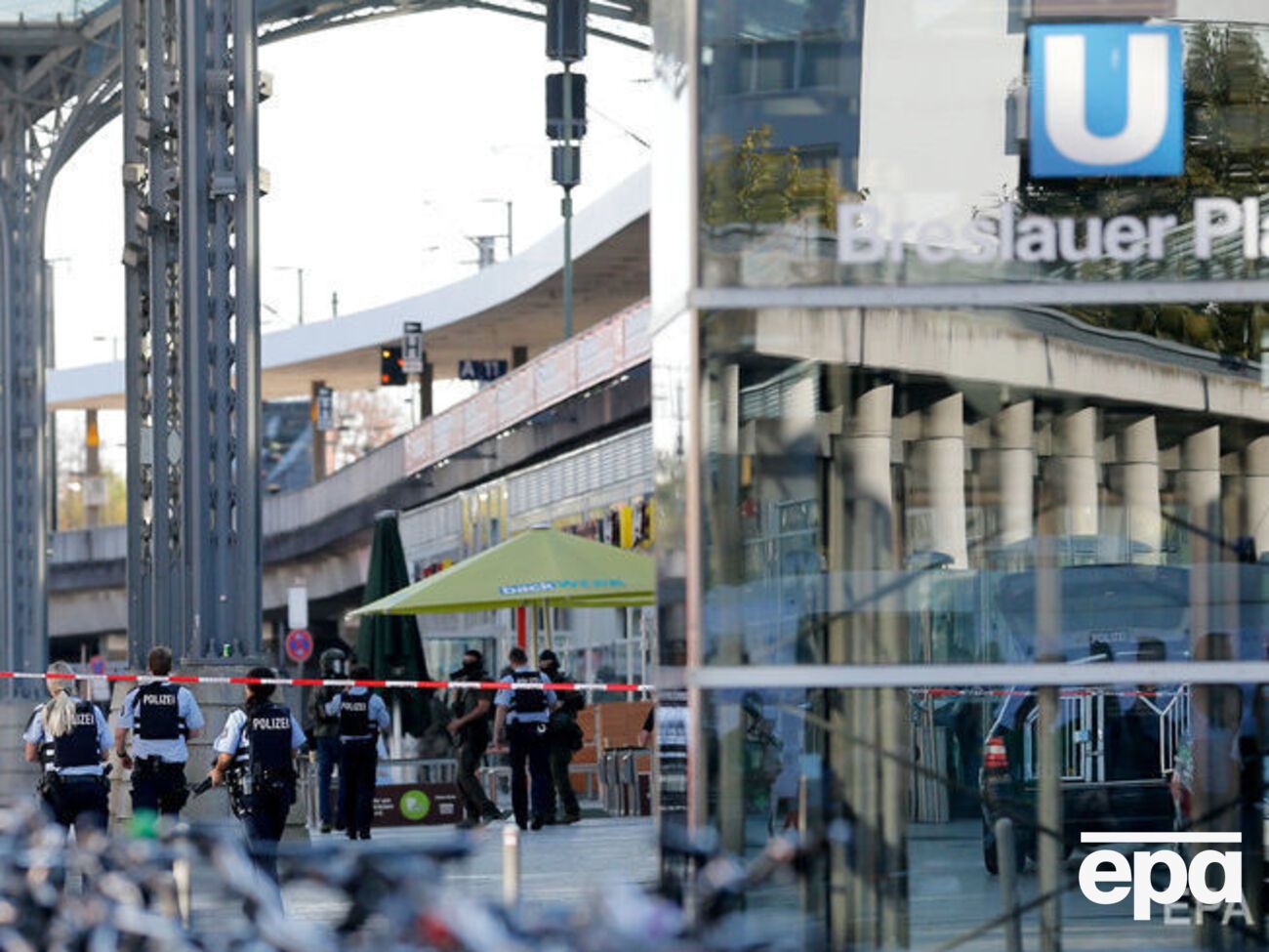 Вокзал Кельна все еще оцеплен