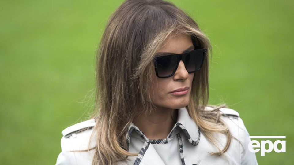 Меланія Трамп заявила, що воліла б, щоб ЗМІ зосередилися на її справах, а не на її одязі