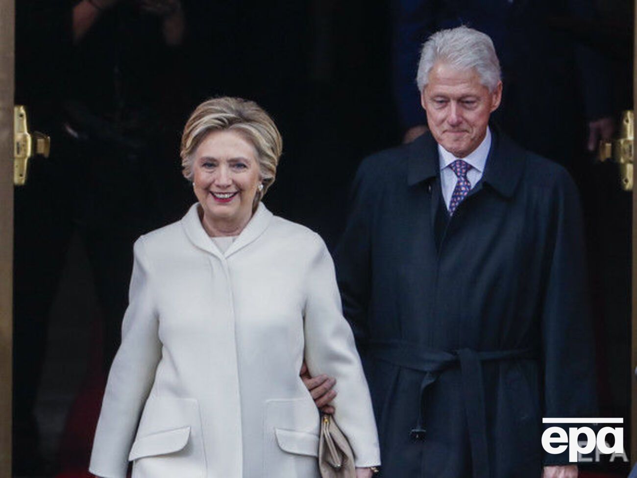 Хиллари Клинтон заявила, что 20 лет назад ее муж поступил правильно