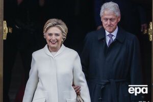 Хиллари Клинтон заявила, что 20 лет назад ее муж поступил правильно