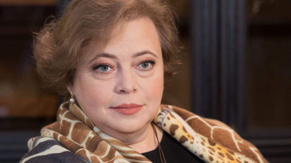 Мостова: У 2009-му прилетів посол Теффт і каже: мовляв, я хотів би почути ваш прогноз, що буде відбуватися у країні, вибори ж попереду... Я кажу: "На виборах переможе Янукович, але не досидить". Він не повірив жодному моєму слову