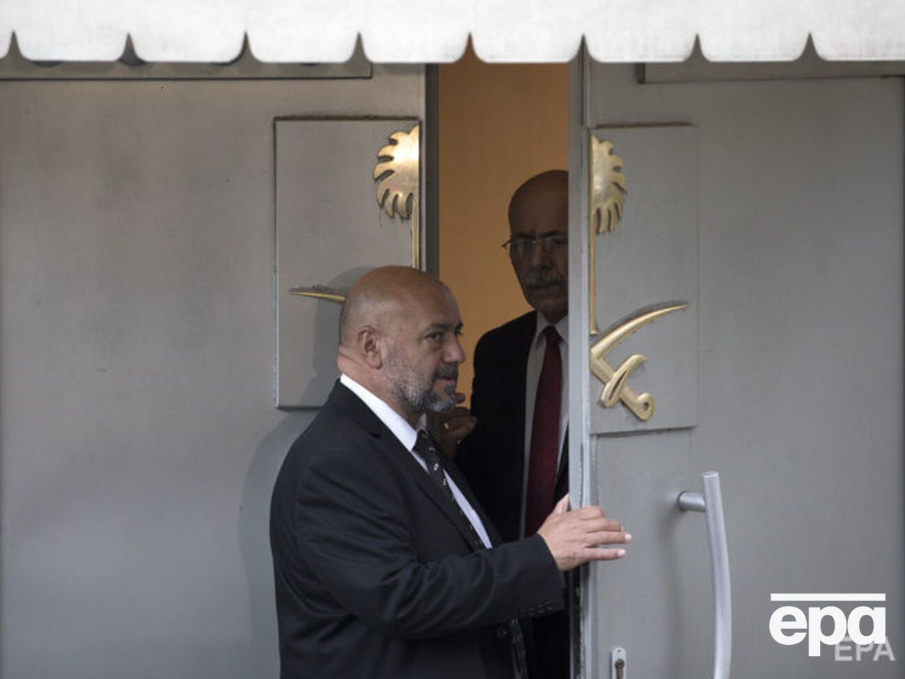 Члены турецкой и саудовской делегаций покинули здание Генконсульства Саудовской Аравии&nbsp;по отдельности