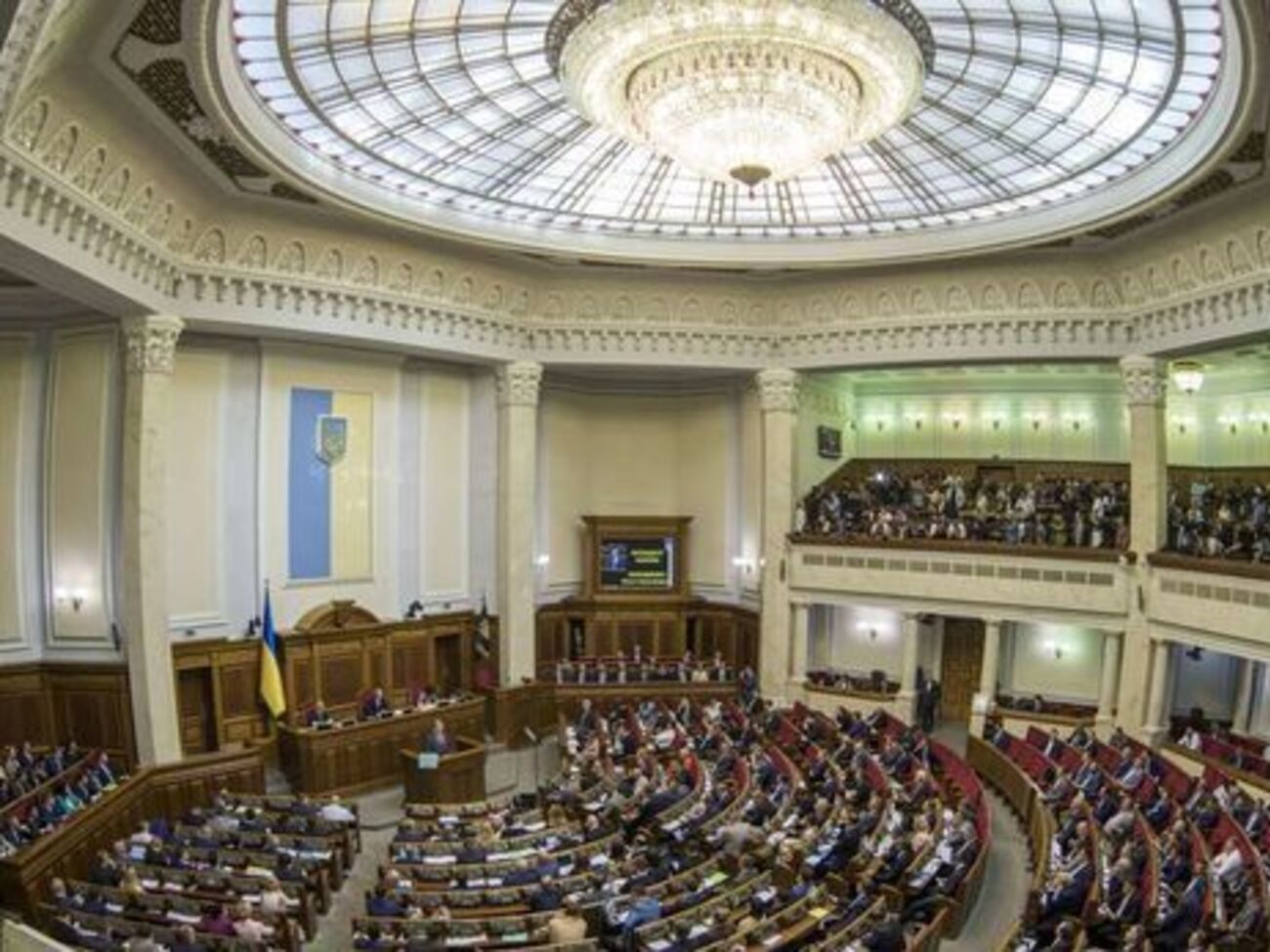 Присягу склало 16 жовтня двоє депутатів Верховної Ради