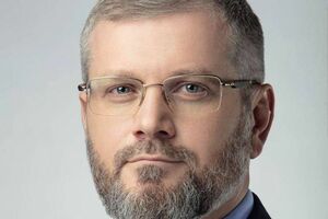 Производство против Вилкула расследуют по ч. 2 ст. 364 Уголовного кодекса Украины (злоупотребление властью или служебным положением, повлекшее тяжкие последствия)
<p style="text-align: justify;"><strong>16 октября Верховная Рада не поддержала представлен