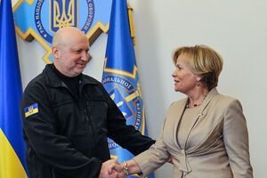 Юкнявичене и Турчинов обсудили ситуацию в Азовском море