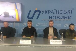 Активісти наголосили, що особливо ця вимога стосується політиків і чиновників, у яких є бізнес