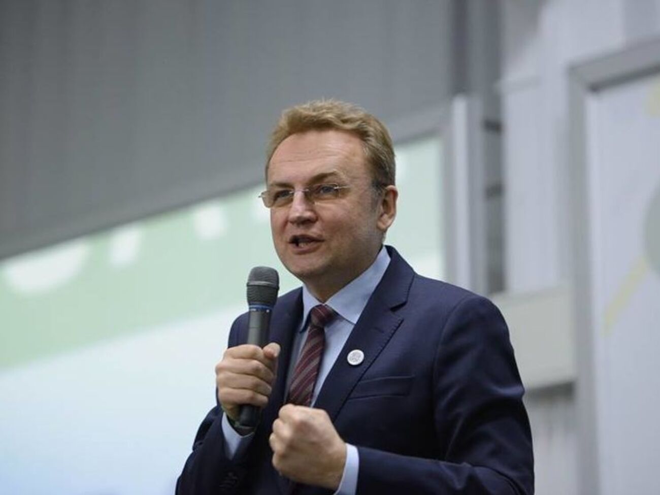 Садовый считает облгосадминистрации неэффективными